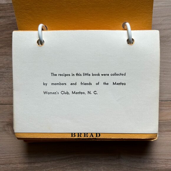 Vintage Roanoke Island North Carolina 2-ring flip cookbook - Picture 3 of 8